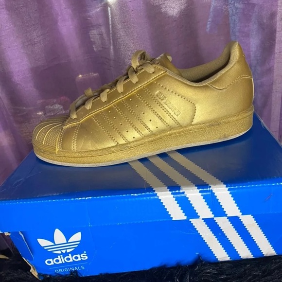 Adidas - Picture 2 of 5